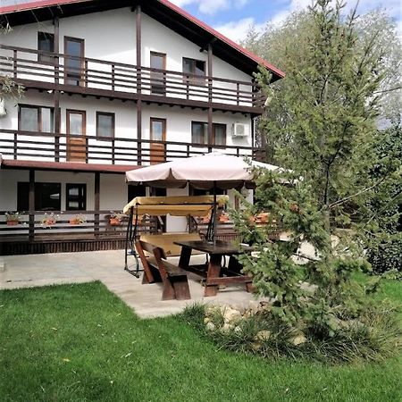 Готель Casa Carp Calarasi Екстер'єр фото