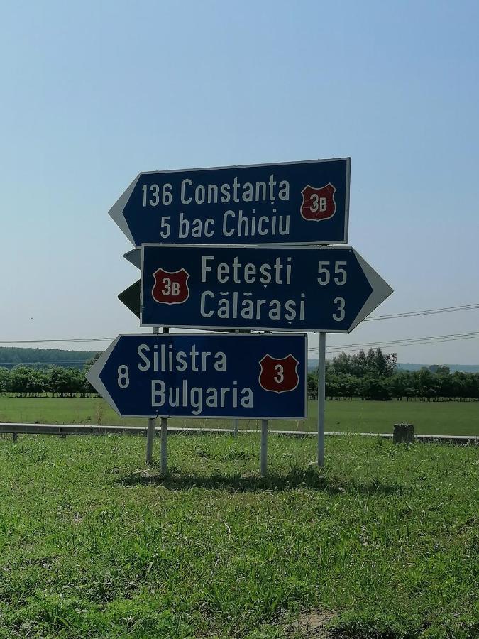 Готель Casa Carp Calarasi Екстер'єр фото