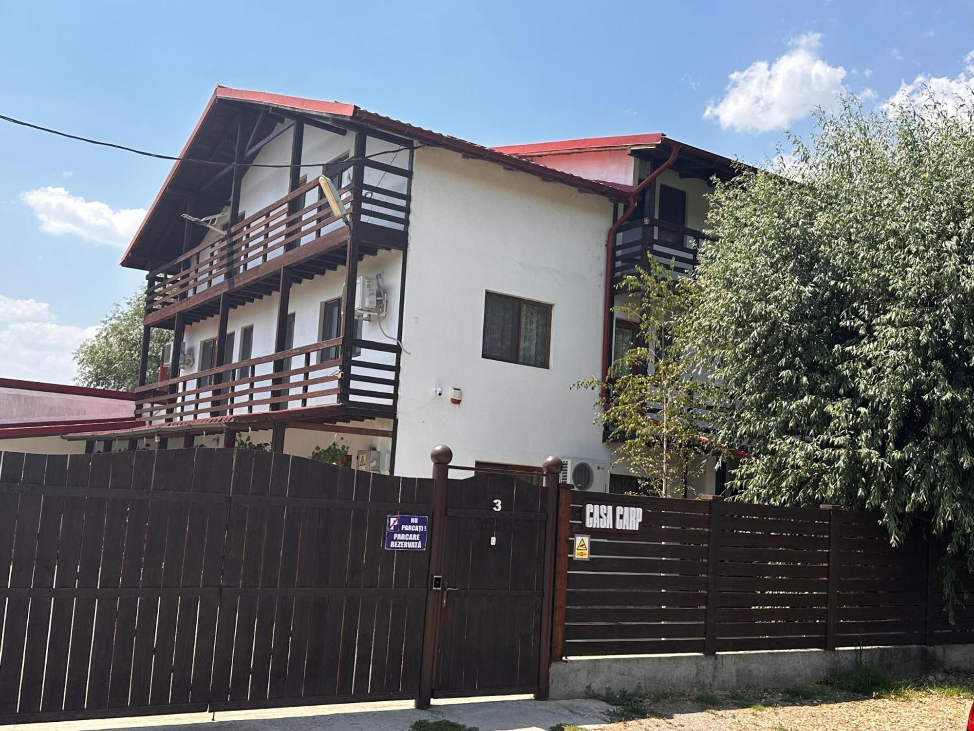 Готель Casa Carp Calarasi Екстер'єр фото